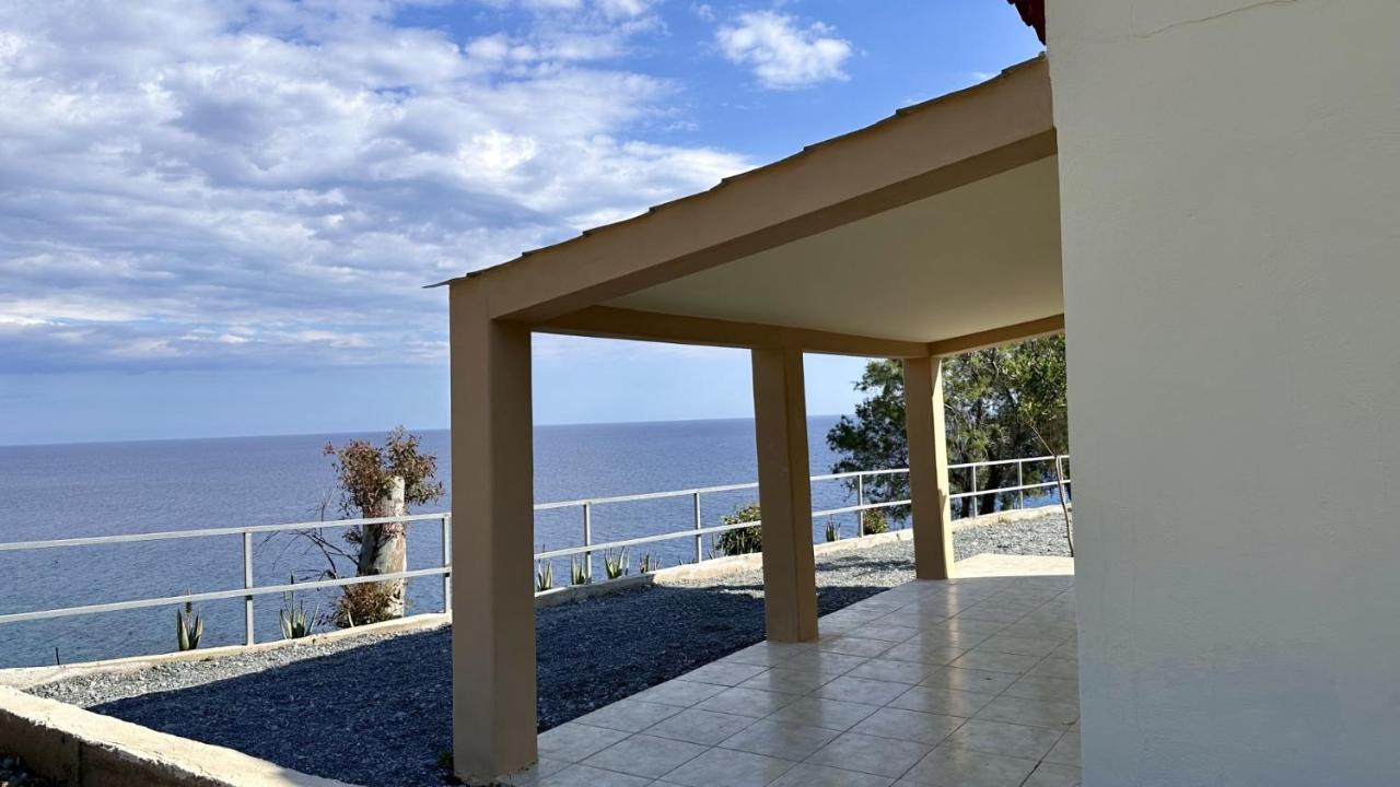 Sfinias Apartments Kaloi Limenes Extérieur photo