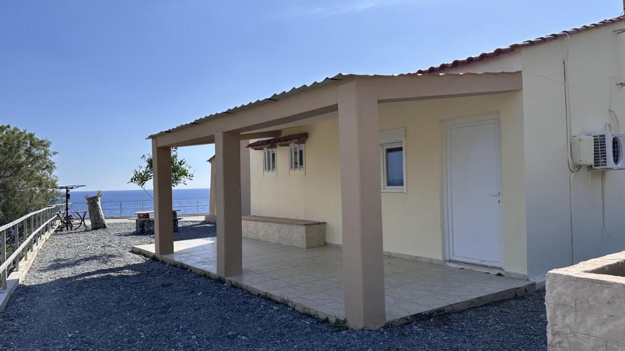 Sfinias Apartments Kaloi Limenes Extérieur photo