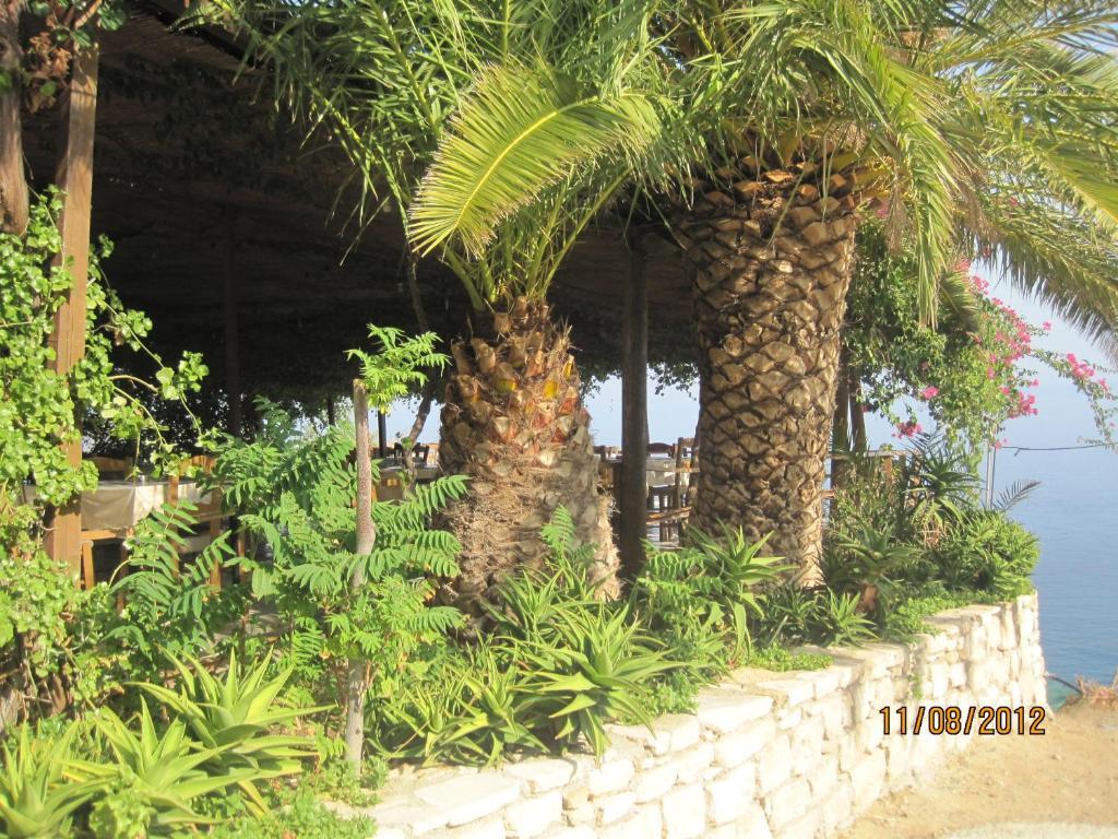 Sfinias Apartments Kaloi Limenes Extérieur photo