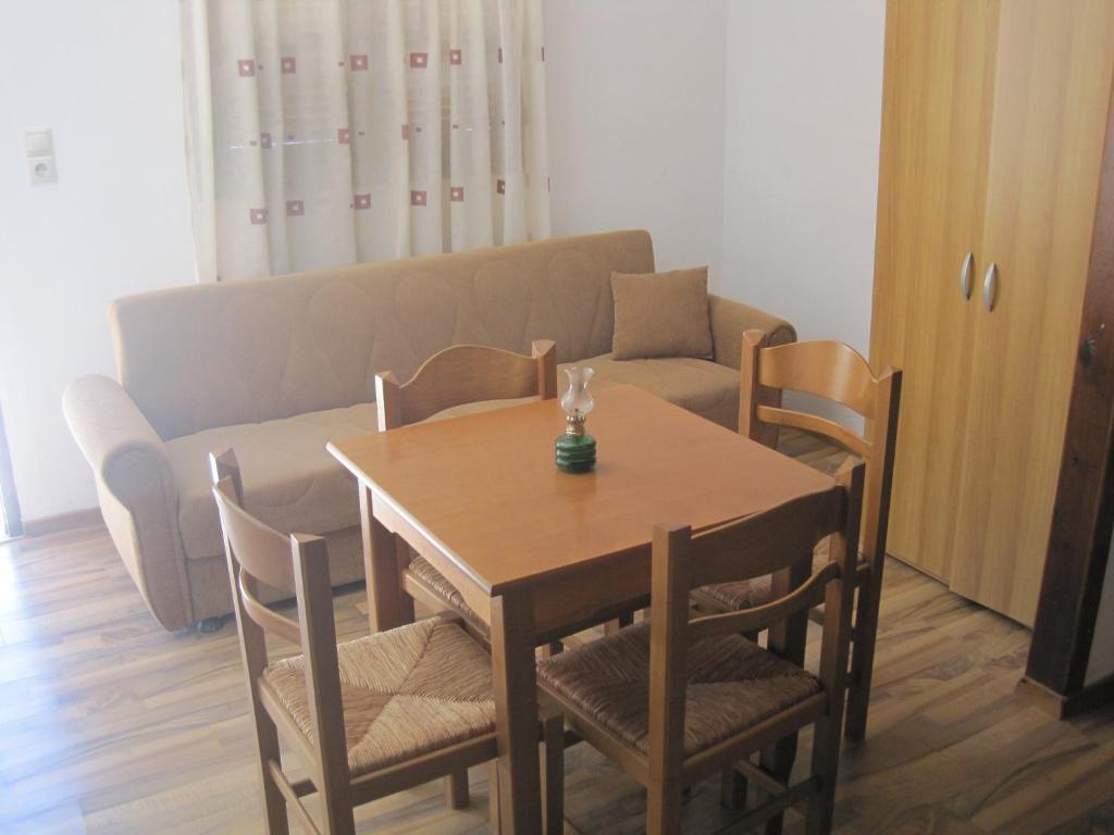 Sfinias Apartments Kaloi Limenes Chambre photo
