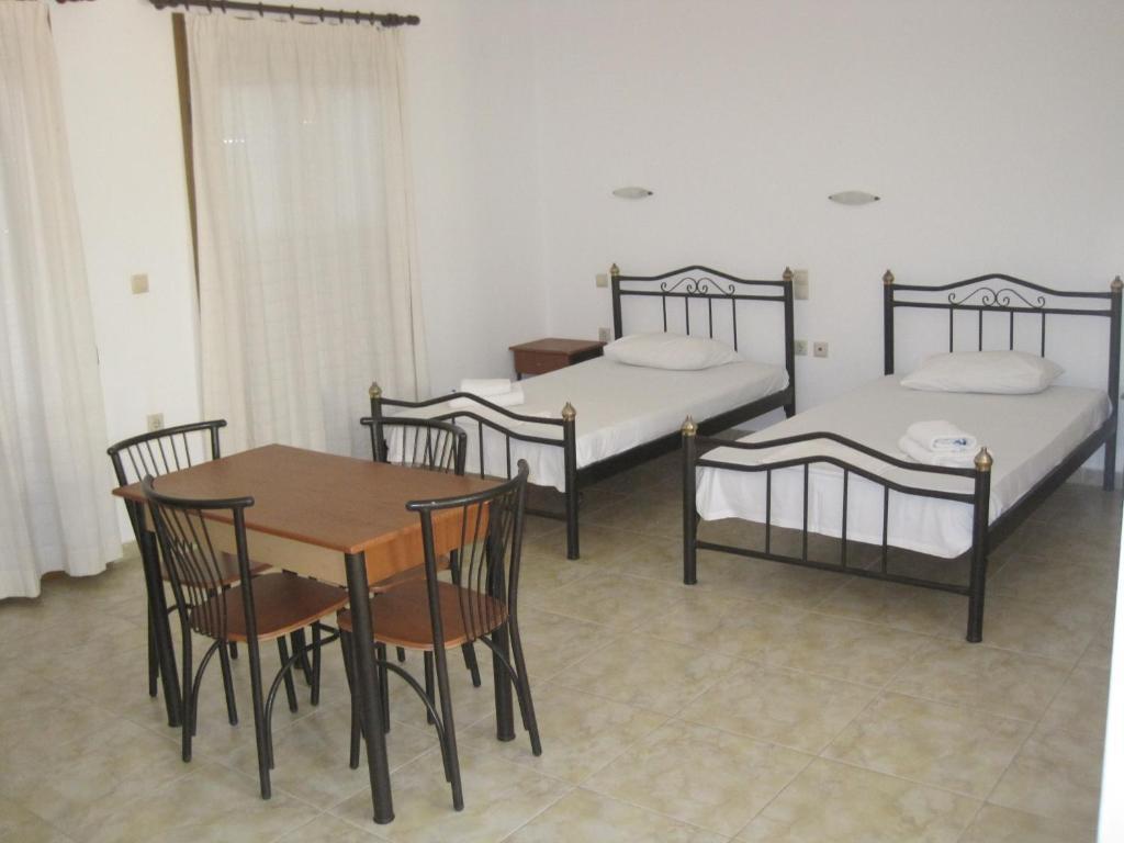 Sfinias Apartments Kaloi Limenes Chambre photo