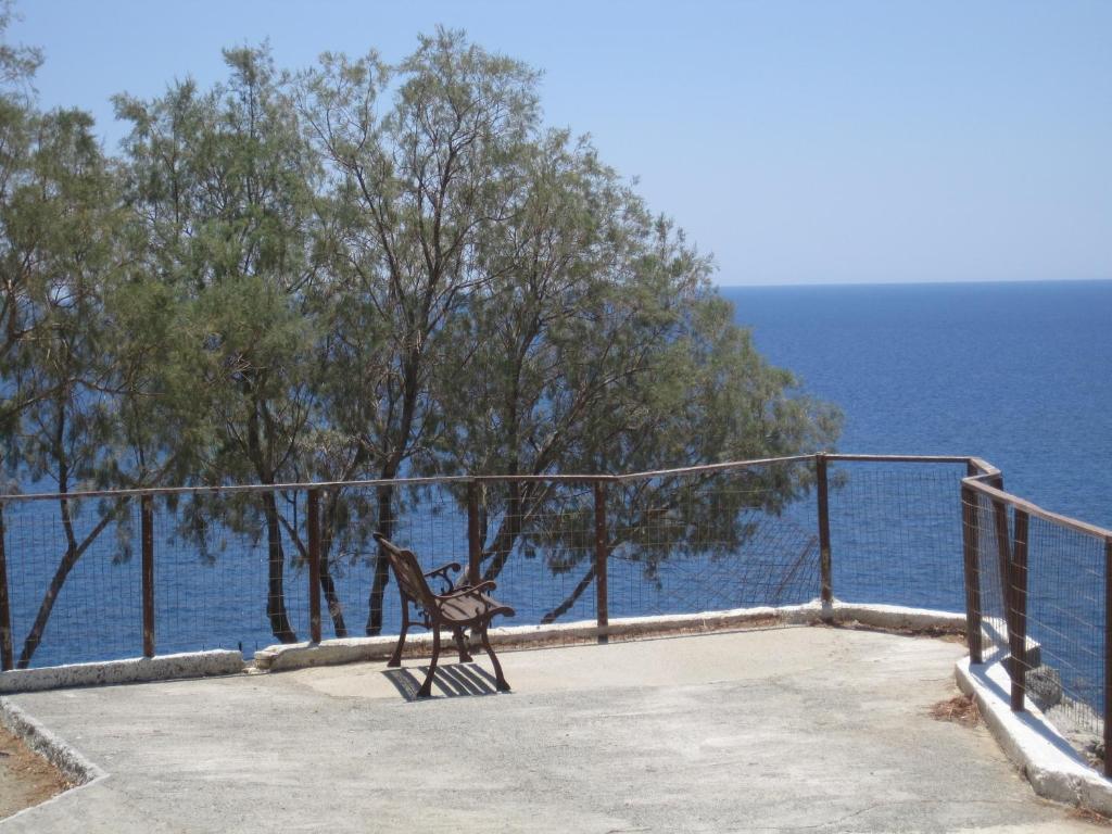 Sfinias Apartments Kaloi Limenes Extérieur photo